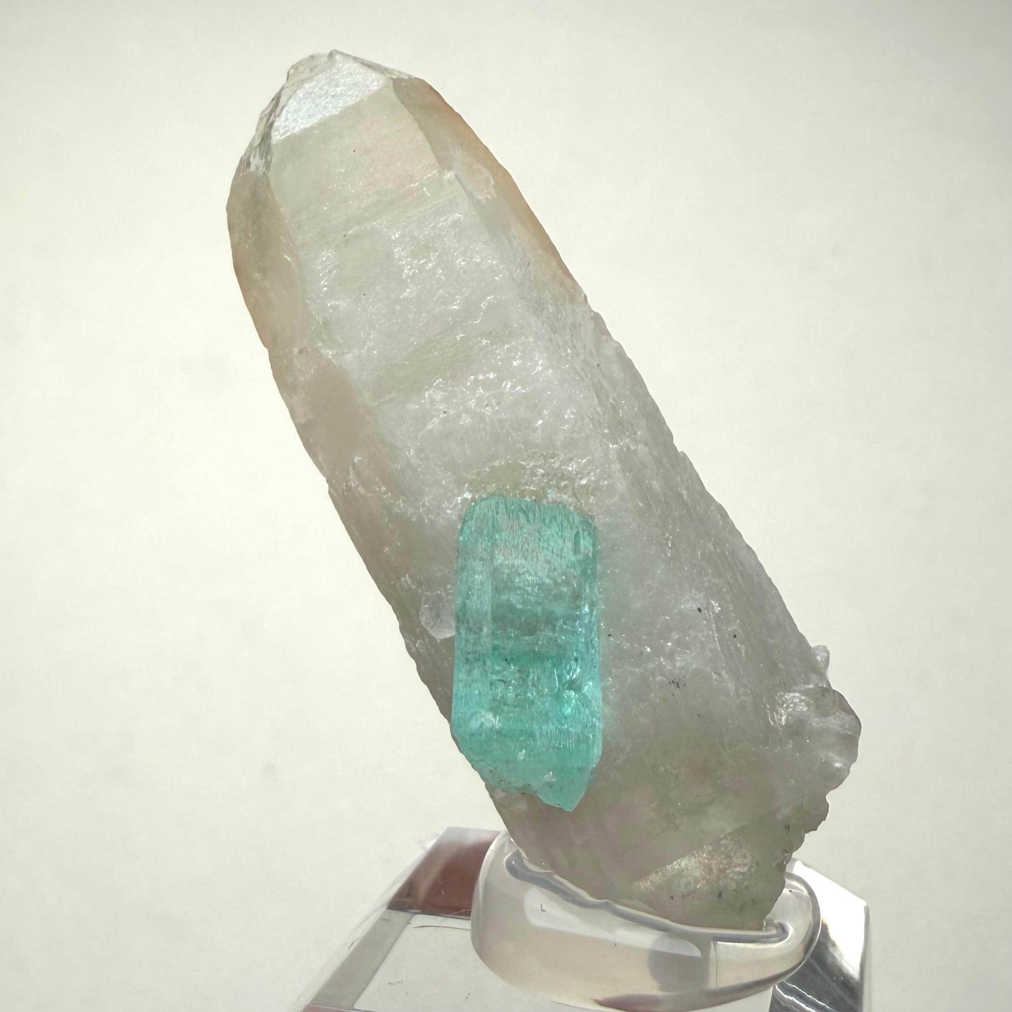 バナジウムベリル / クォーツ【Vanadium Beryl with Quartz】ナイジェリア産
