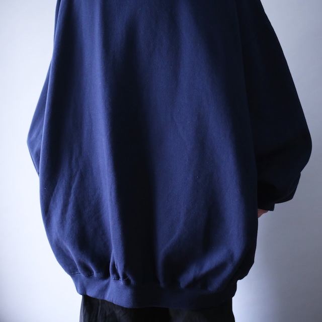 "Champion" dark navy color super over silhouette sweat parka