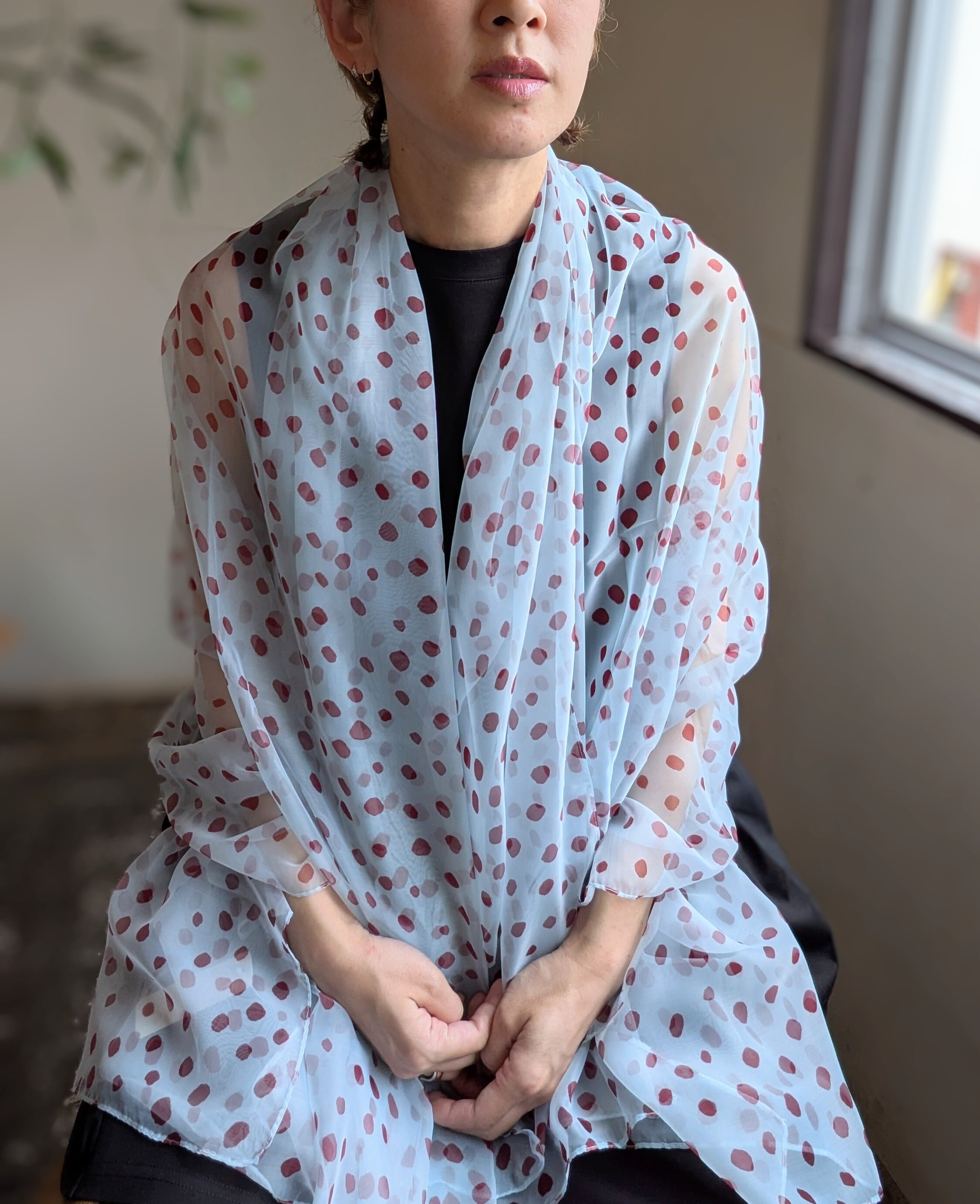 ドット柄 長方形型 大判薄手シフォンタッチストール/ 淡いブルー | 服
