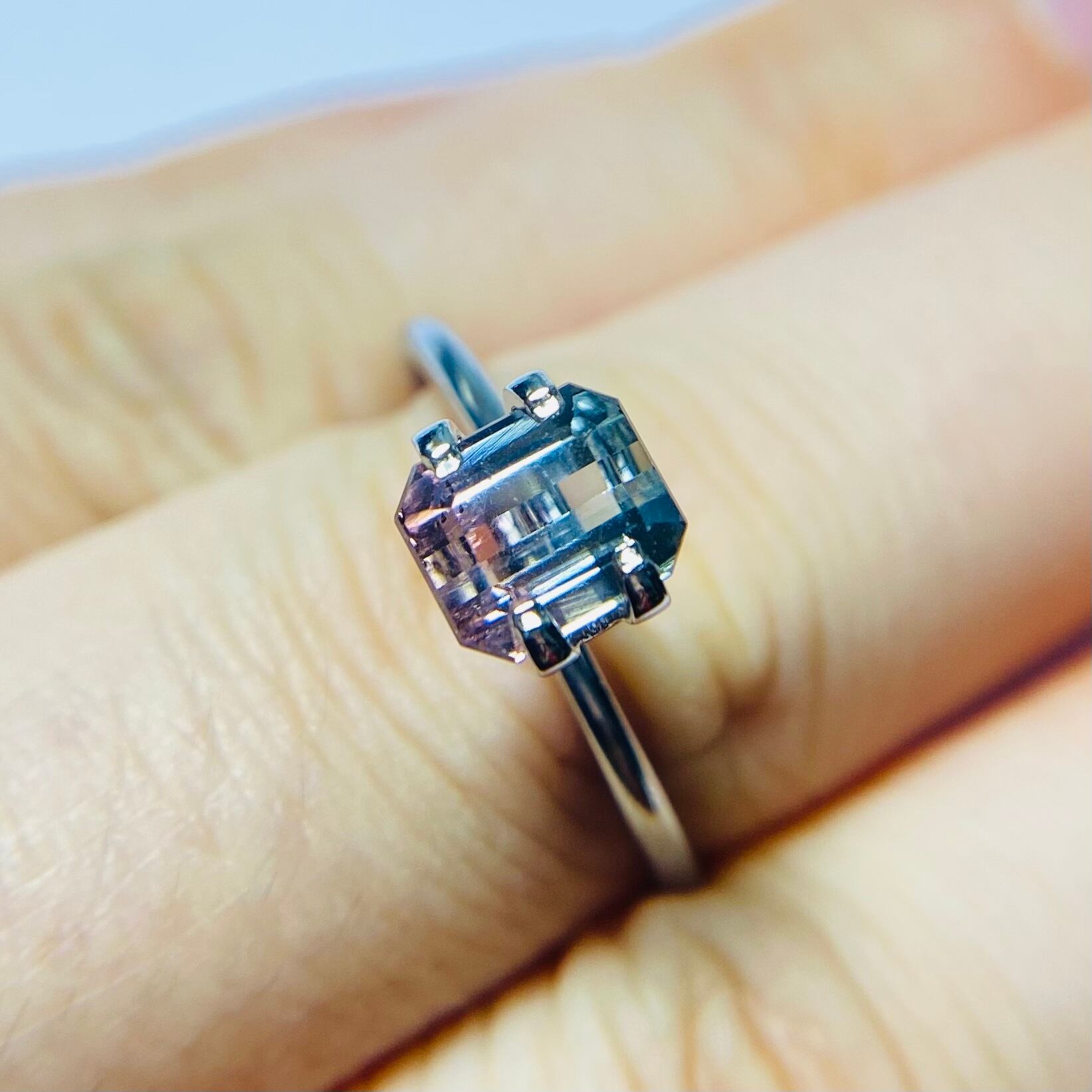 元気なピンク　バイカラートルマリン