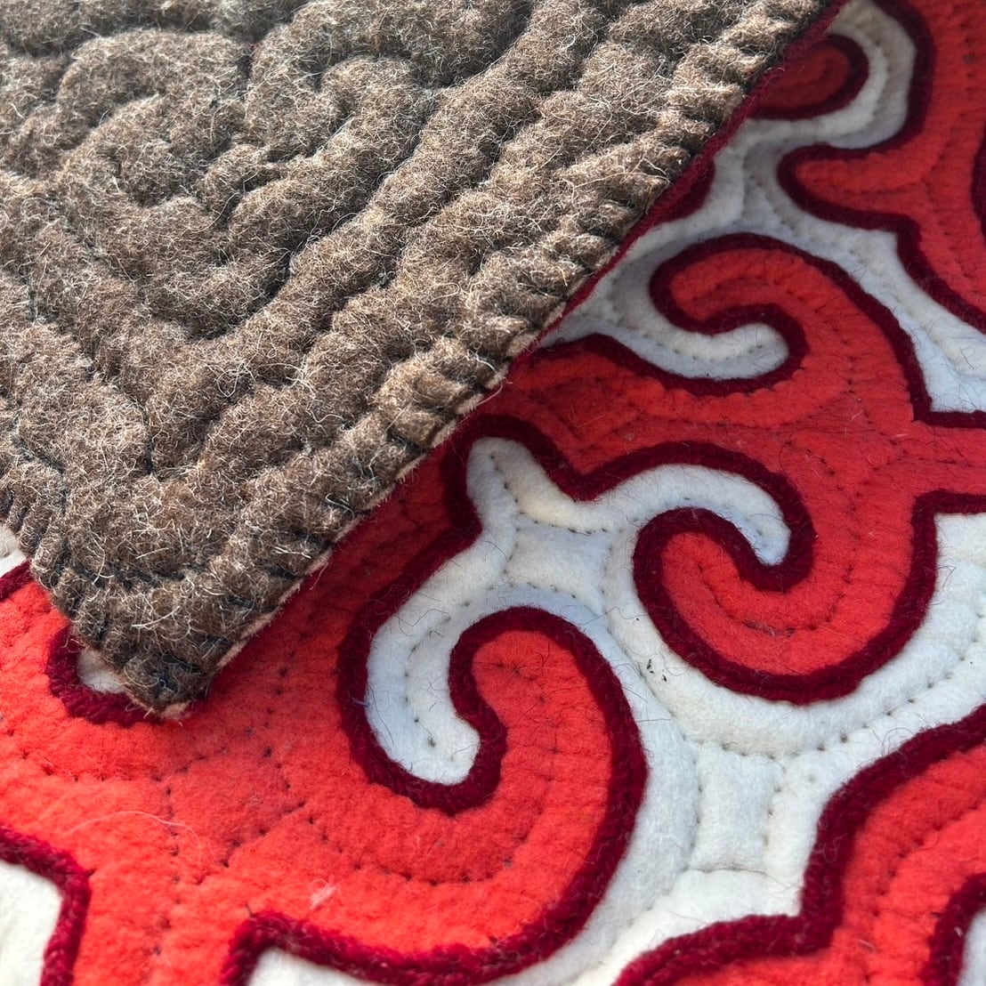 キルギス ウールマット シルダック 天然キルギス産ウール