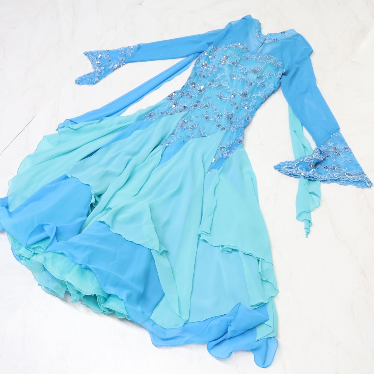 【美品 社交ダンス衣装】ブルー prima boutique プリマブティック ワンピース ドレス 水色 青 フリル スパンコール シルバー