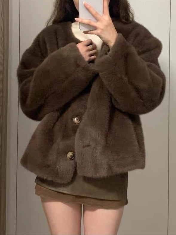 ふわっと軽やか冬のぬくもりを纏う フェイクファージャケット 大人