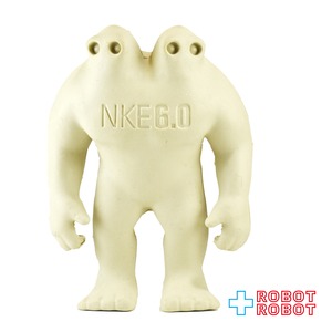 NIKE NKE 6.0 ナイキ 双頭怪人フィギュア 白 ホワイト 企業物