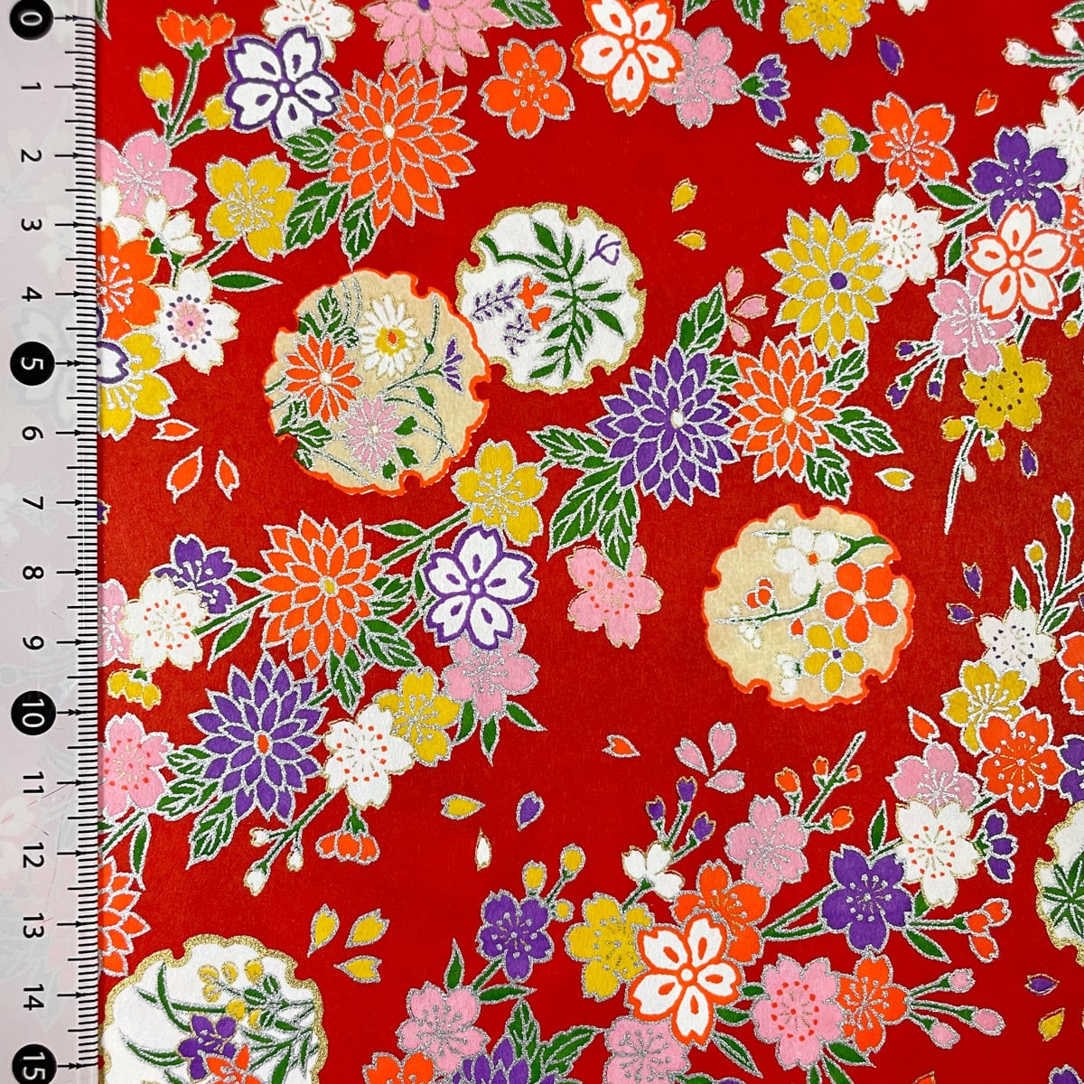 友禅和紙 華やか桜と菊 花模様の雪輪 赤 大判 約63x93cm 千代紙 YUZEN