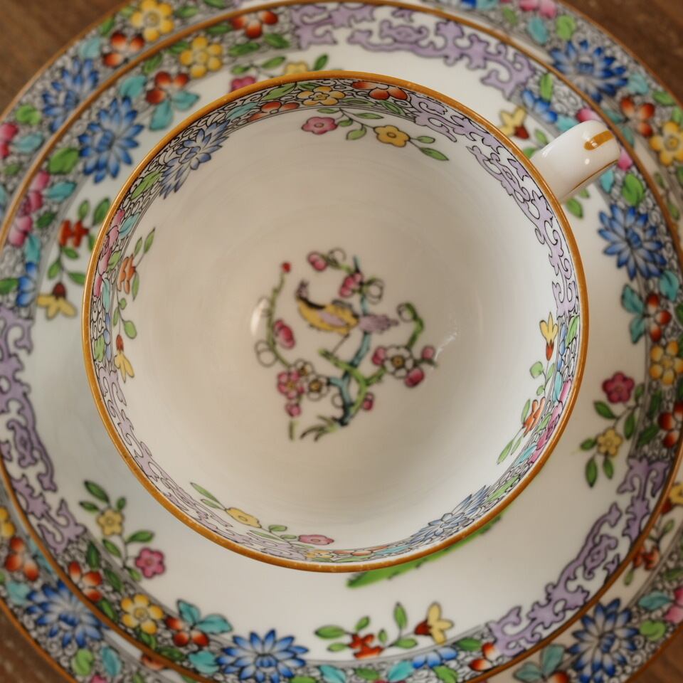 オールドミントン 花文字絵皿 19世紀 オールドミントン 花文字絵皿 19世紀 18世紀末-19世紀初頭 花瓶花絵皿