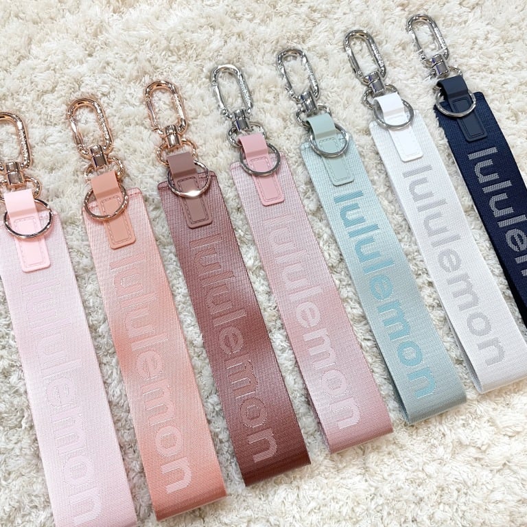 lululemon】ルルレモン Never Lost Keychain カラビナ付き キー
