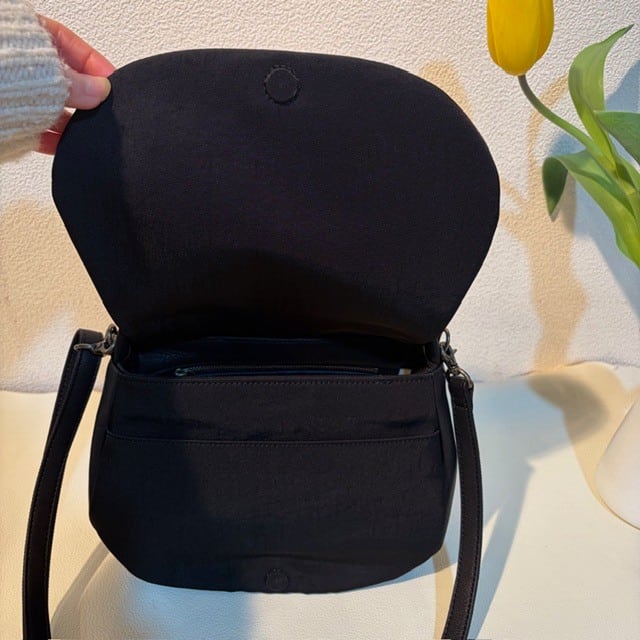 B.stuff　ショルダー付きハンドバッグ