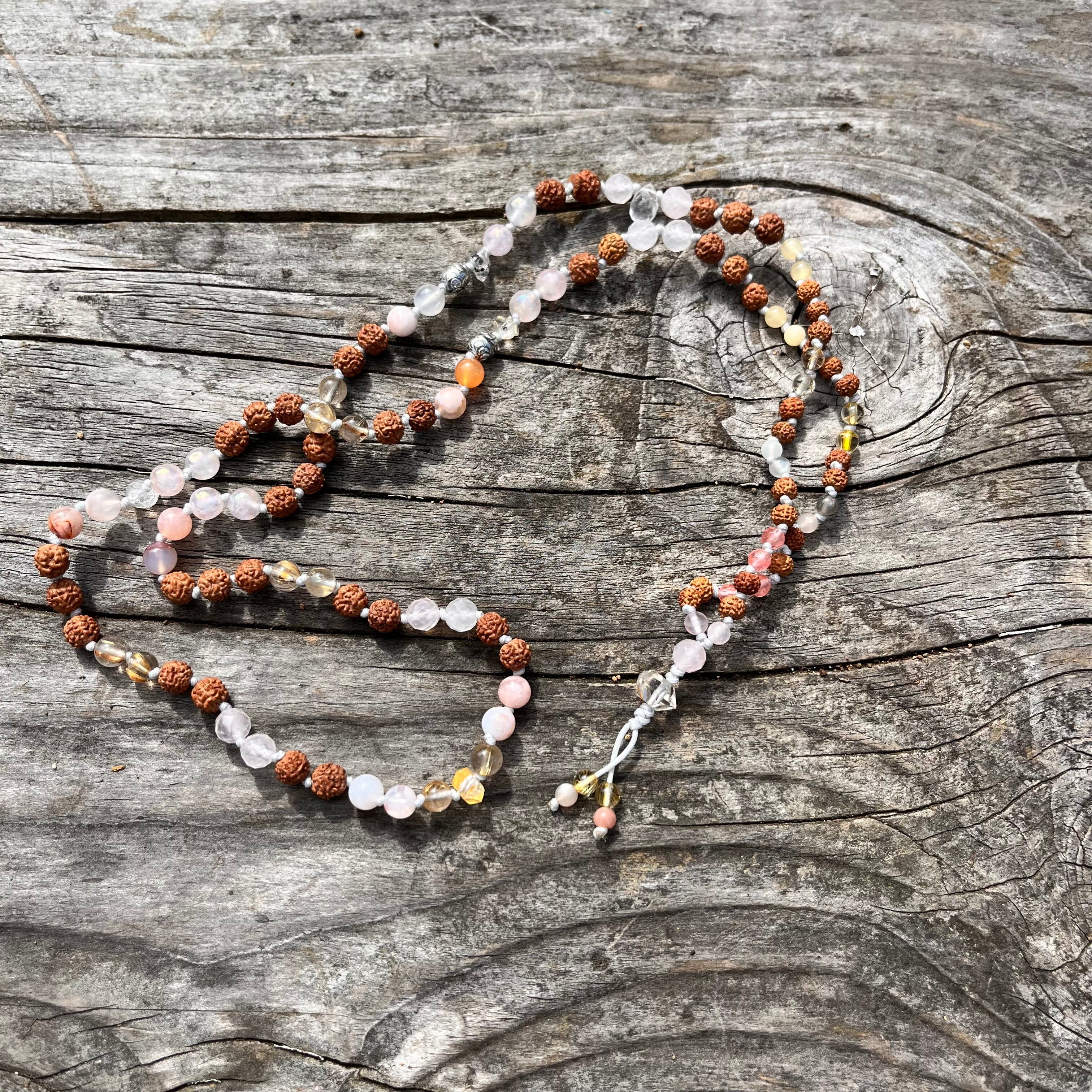 「サンレイ・マラ  」Sun ray mala