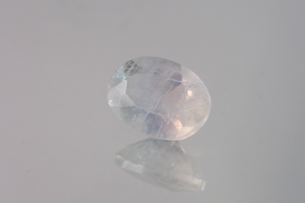 レインボームーンストーン　1.12ct　 [D9-33]
