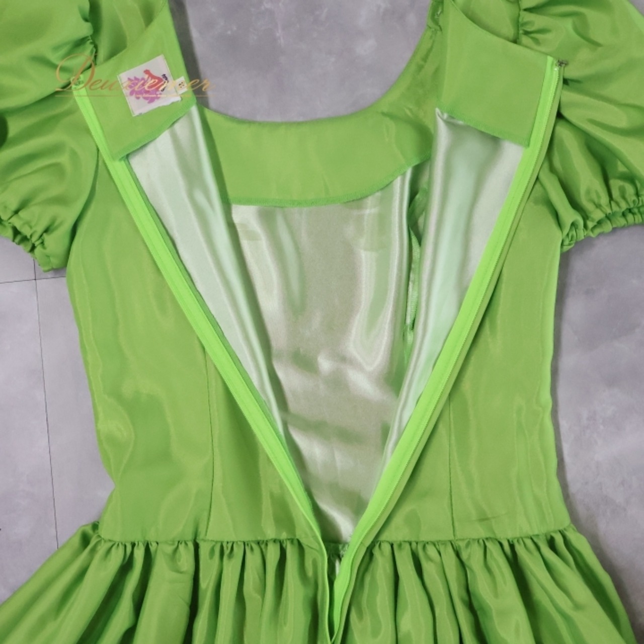 フラダンス 衣装 ワンピース ドレス ココエミリー グリーン系 CoCoEmily 日本製 パフスリーブ イエロー系 グラデーション かわいい 鮮やか 華やか 明るい ハワイアン アロハ ハワイアンプリント フラ ダンス レッスン 練習 明るい印象