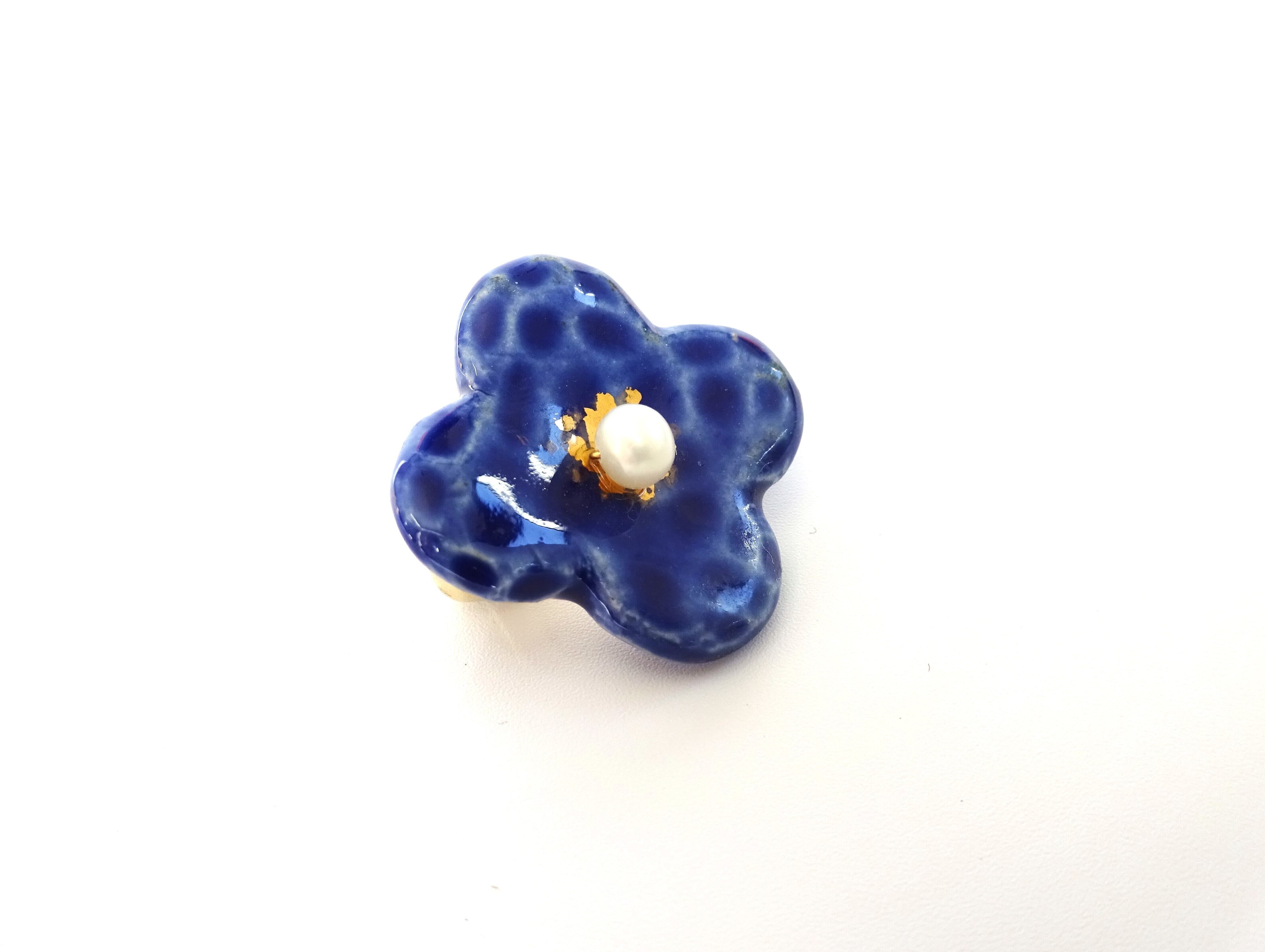 小さな花のbroach（青）