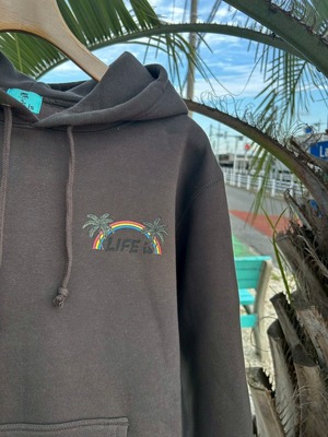 LIFE is × TAMOコラボ フルカラー フーディー ￥11,800(￥12,980)