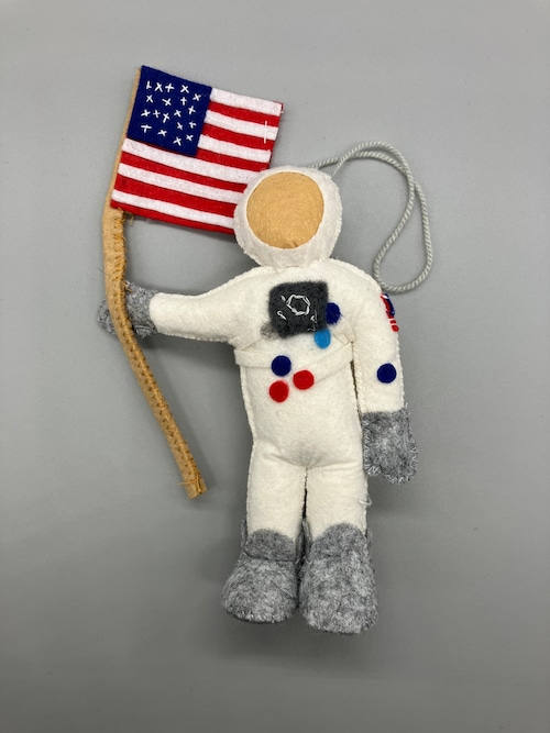 SILK ROAD BAZAAR FIGURE ORNAMENT - NEIL ARMSTRONG 1