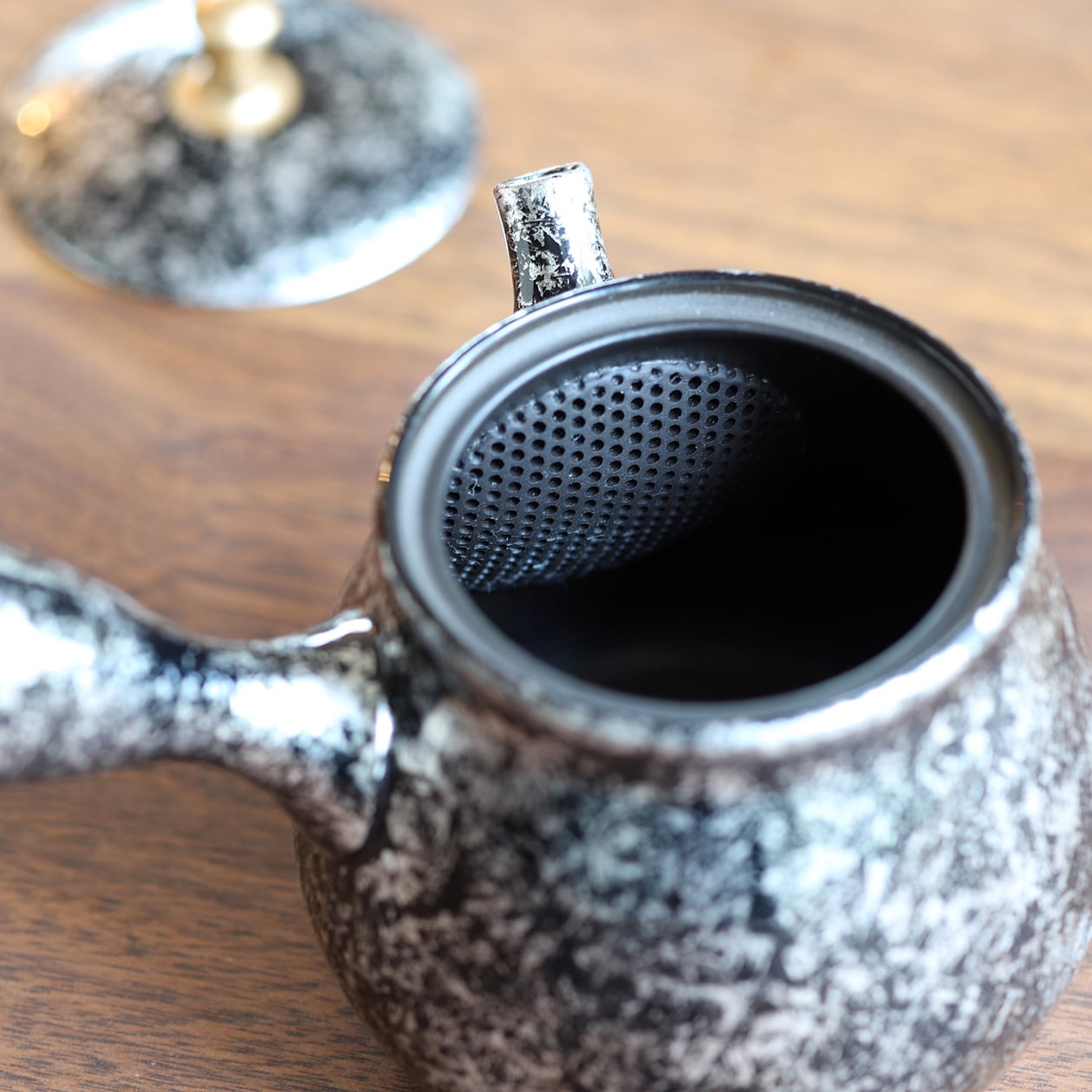 黒銀叩き 急須 常滑焼の名工・梅原昭二（常滑焼）極上急須 | にっこう