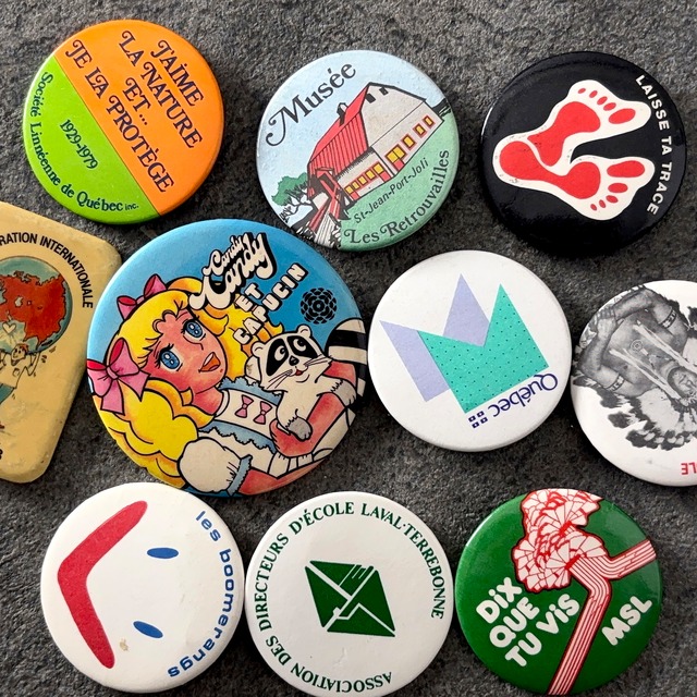 10個 US･北米系 ヴィンテージ レトロ 缶バッジ  vintage ビンテージ 古着 通販 リメイク 雑貨 2508013-33