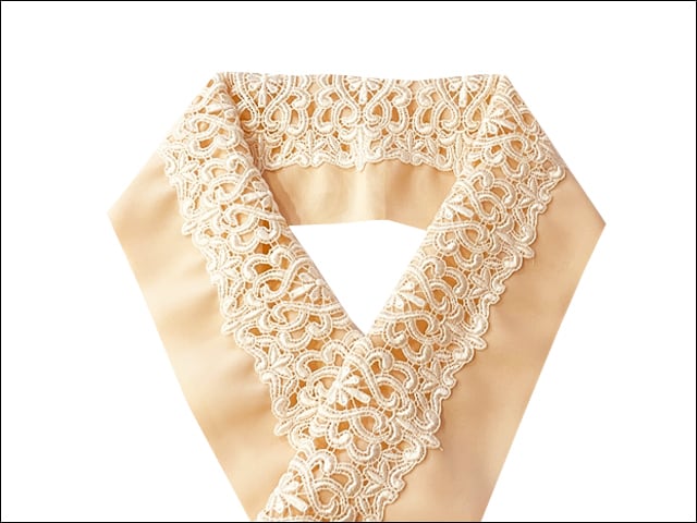 【専用】断捨離始めました様　ギラヘコ+レース半衿／ルミロック ケミカルレースの半衿 ペールオレンジ | Commonこもん