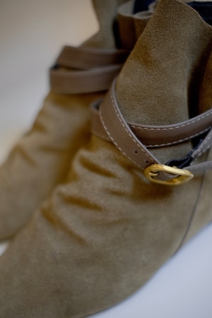 Buckled Suede Ankle Boots / KHAKI