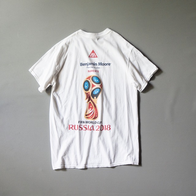 "Benjamin Moore" used FIFA sponser T-shirt