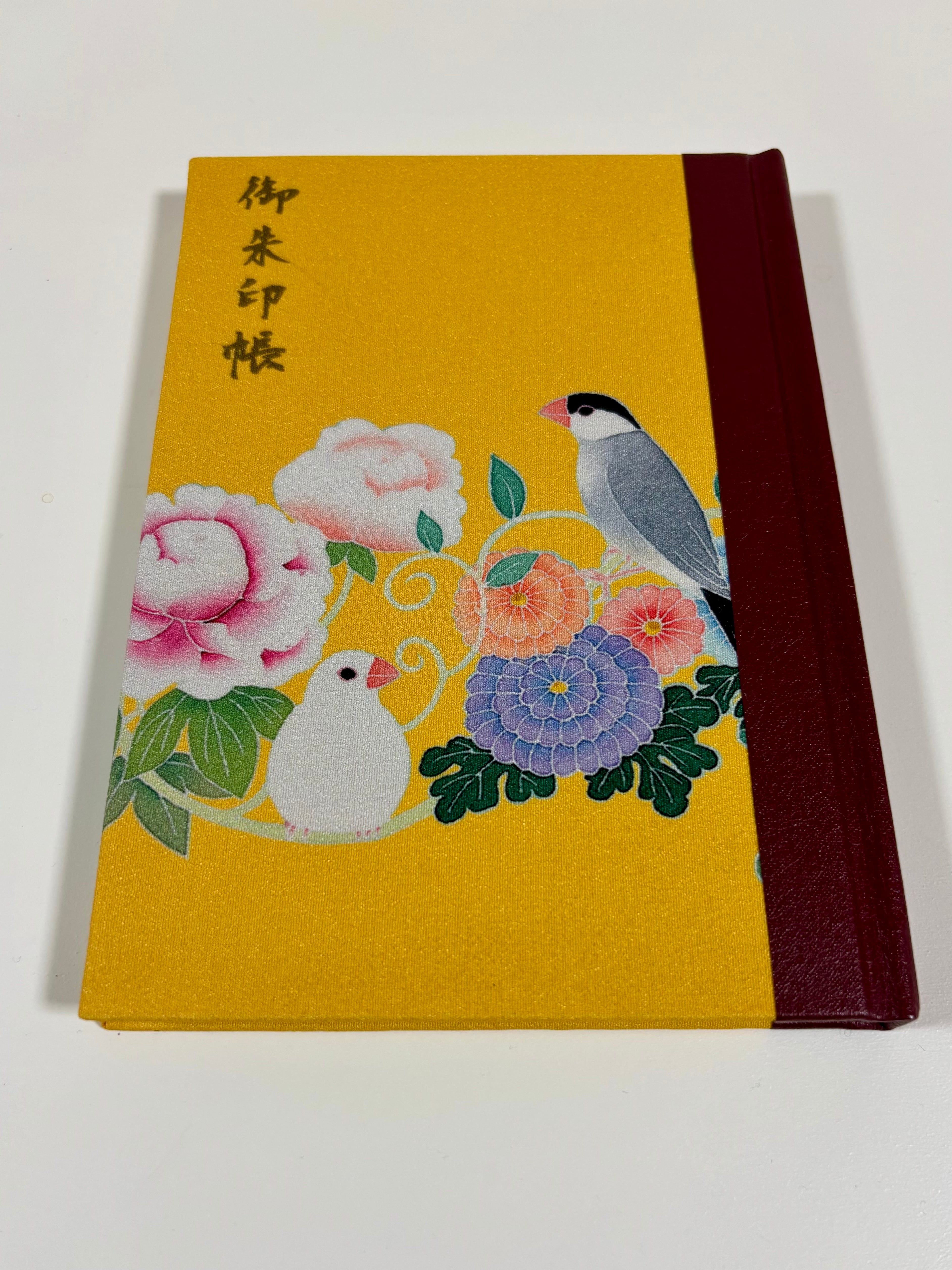 some-pri 匠のご朱印帳「文鳥花飾り」黒・山吹色 | 染工房ユキヤ