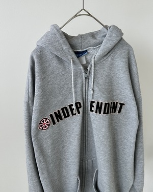 -INDEPENDENT- Vintage 90s L Zip Up Hoodie
