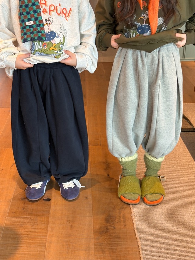 フラップポケットスウェットパンツ（2色展開）XDJK｜ボトムス イージーパンツ｜小学生 ジュニア対応｜通学 普段着｜韓国子供服｜男の子 女の子｜90-160cm｜2026秋服 ［取寄］
