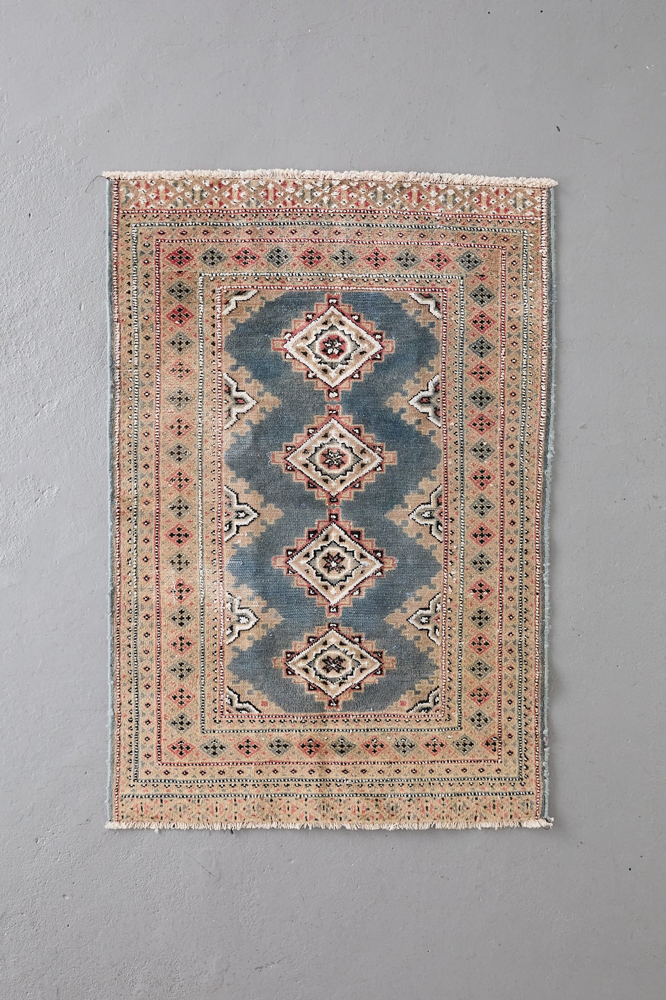 No.217 ヴィンテージラグ トライバルラグ パキスタン産(113×78cm)グレー ブルー ベージュ レッド