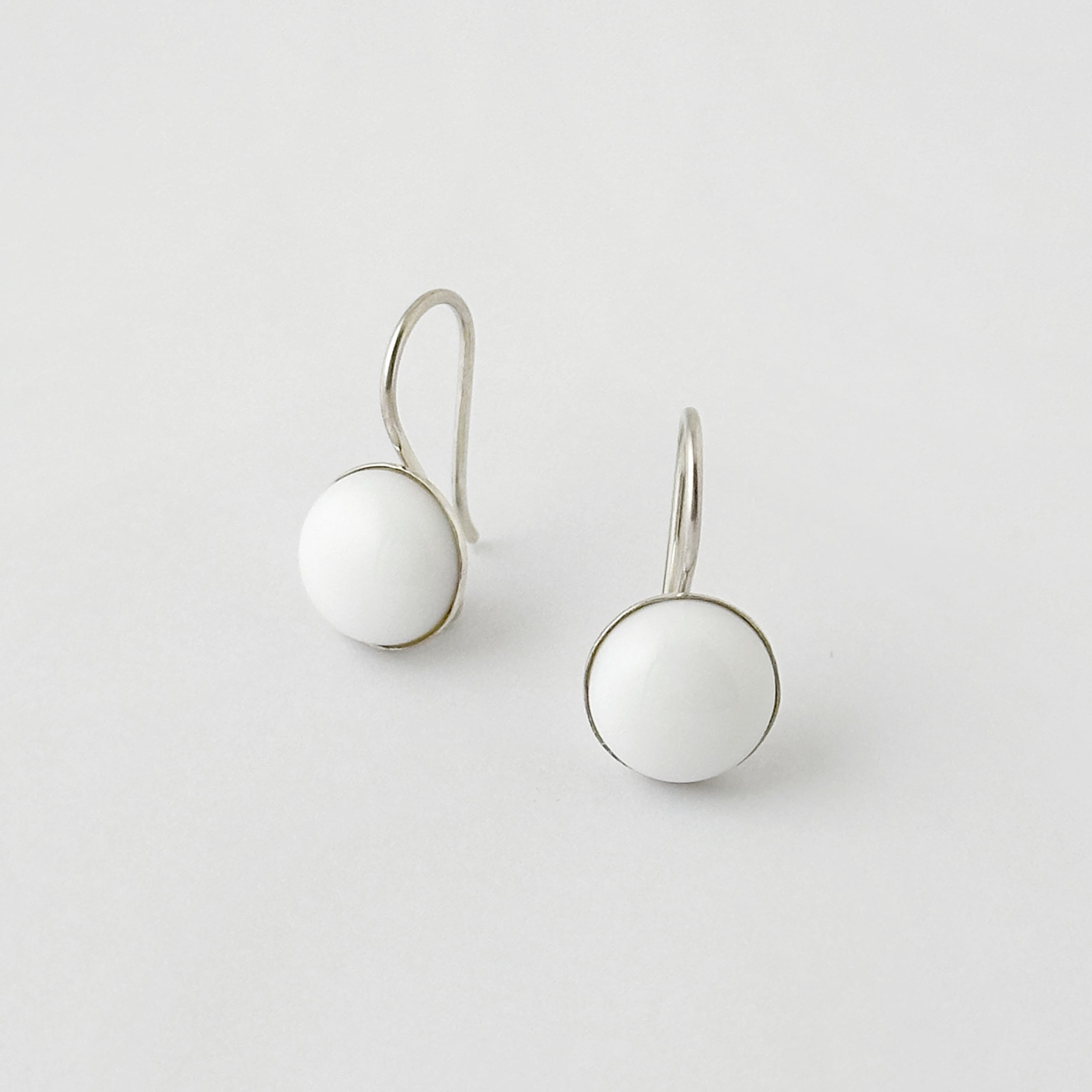 【ラスト3!】ラウンド ホワイトアゲート フック ピアス