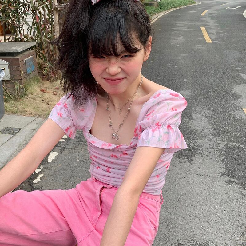 プリーツブラウス サマープリントスリーブスリムフローラルシャツ ピンク 夏物 花柄 スクウェア ビッグFスモールZ韓国89779856388