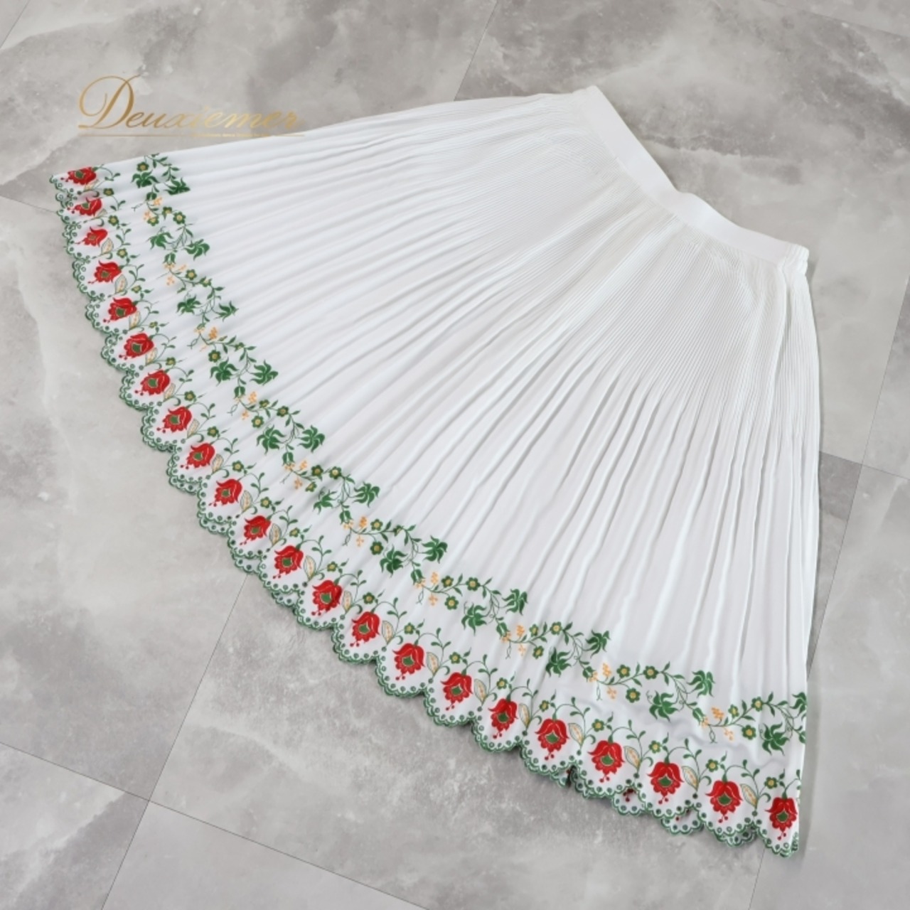 フォークダンス 衣装 スカート ホワイト系 ナロッドニー 刺繍 花柄 チロリアン チロルスカート プリーツ 白 赤 緑 橙 NARODNI 爽やか かわいい フラワー ダンス衣装 イベント 練習 レッスン スカラップ レッド系 オレンジ系 グリーン系