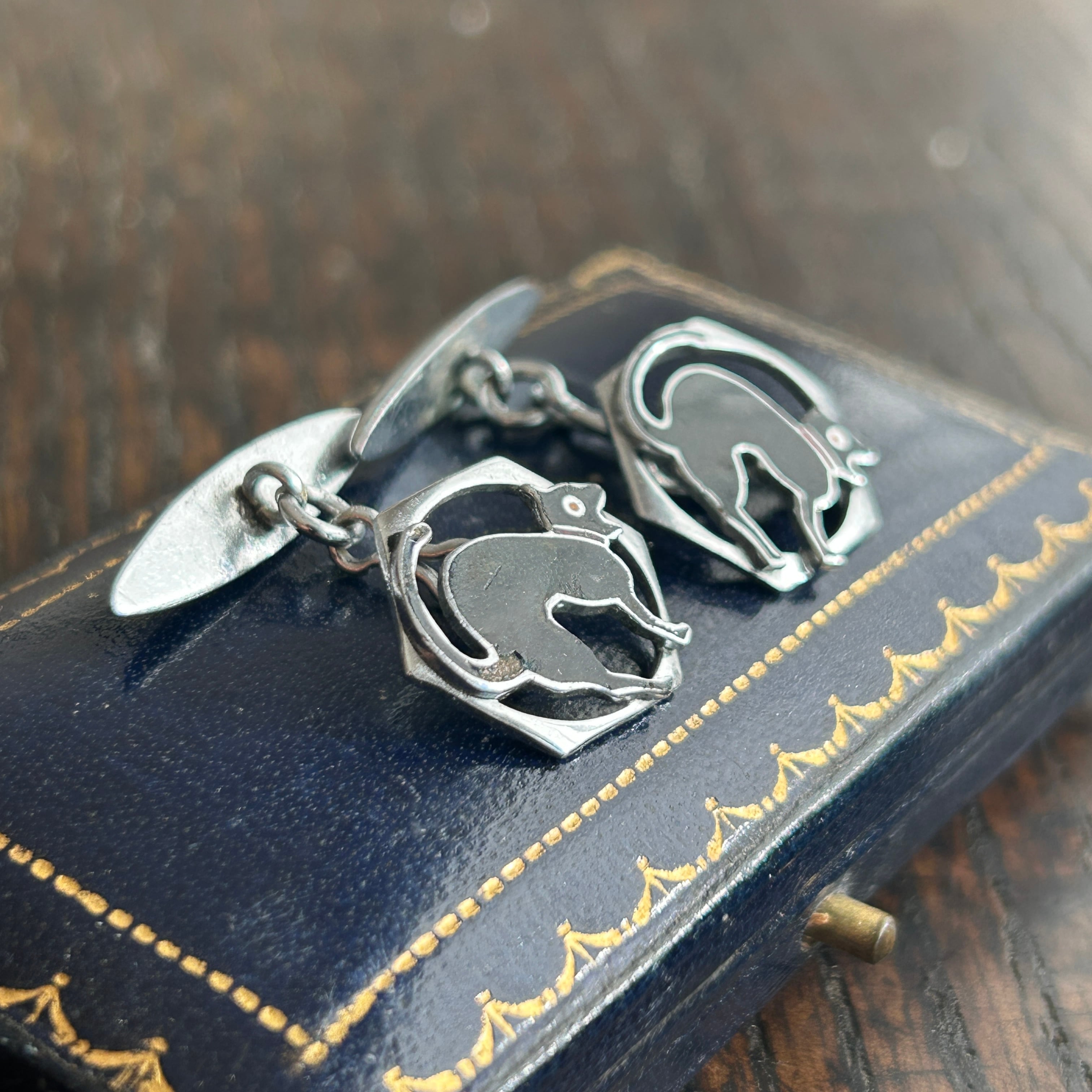 アンティーク　和製ヌーボー　黒猫のカフス