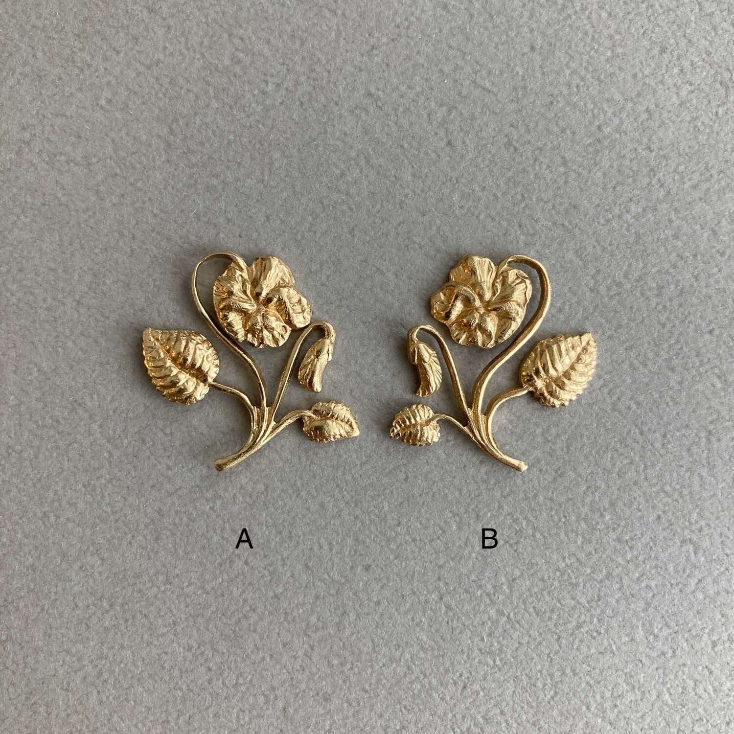 〈最終入荷〉USA真鍮 パンジー風お花プレート | Dua-アクセサリーパーツショップ