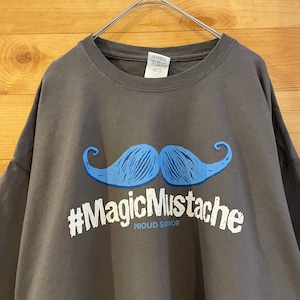 【GILDAN】Tシャツ ヒゲ 髭 magicmustache ロゴ バックプリント XL ビッグサイズ  US古着