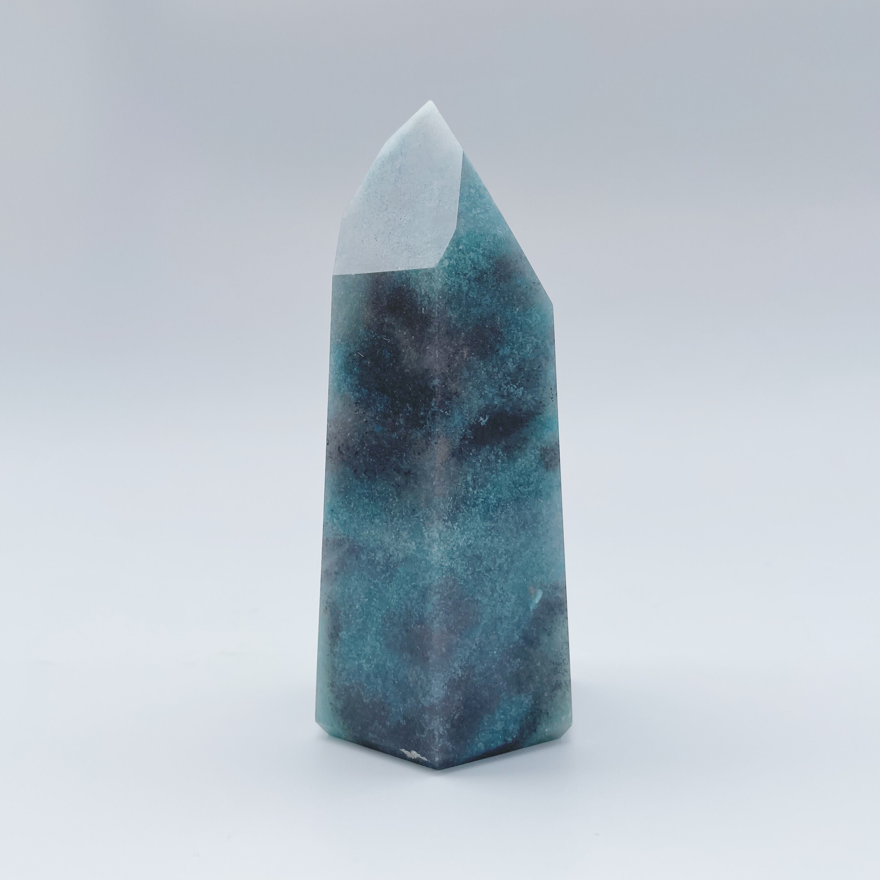 トロレアイトインクォーツ（トロール石）タワー11◇Trolleite