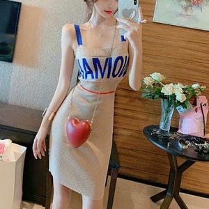 woman no-sleeve knit dress