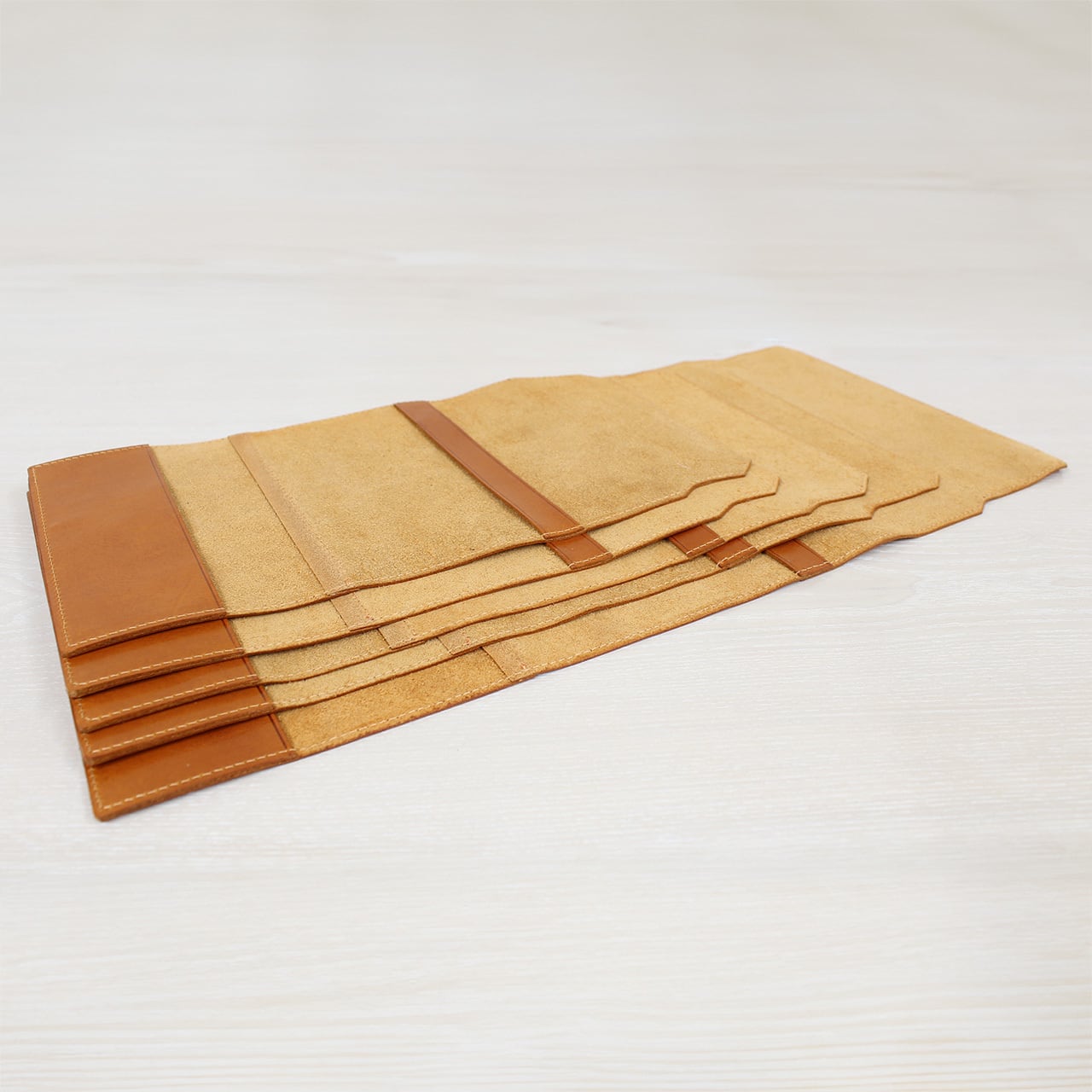 タッチ　ブックカバー ブックカバー B6版ソフトカバー 栞無 本革 革 革製小物 日本製