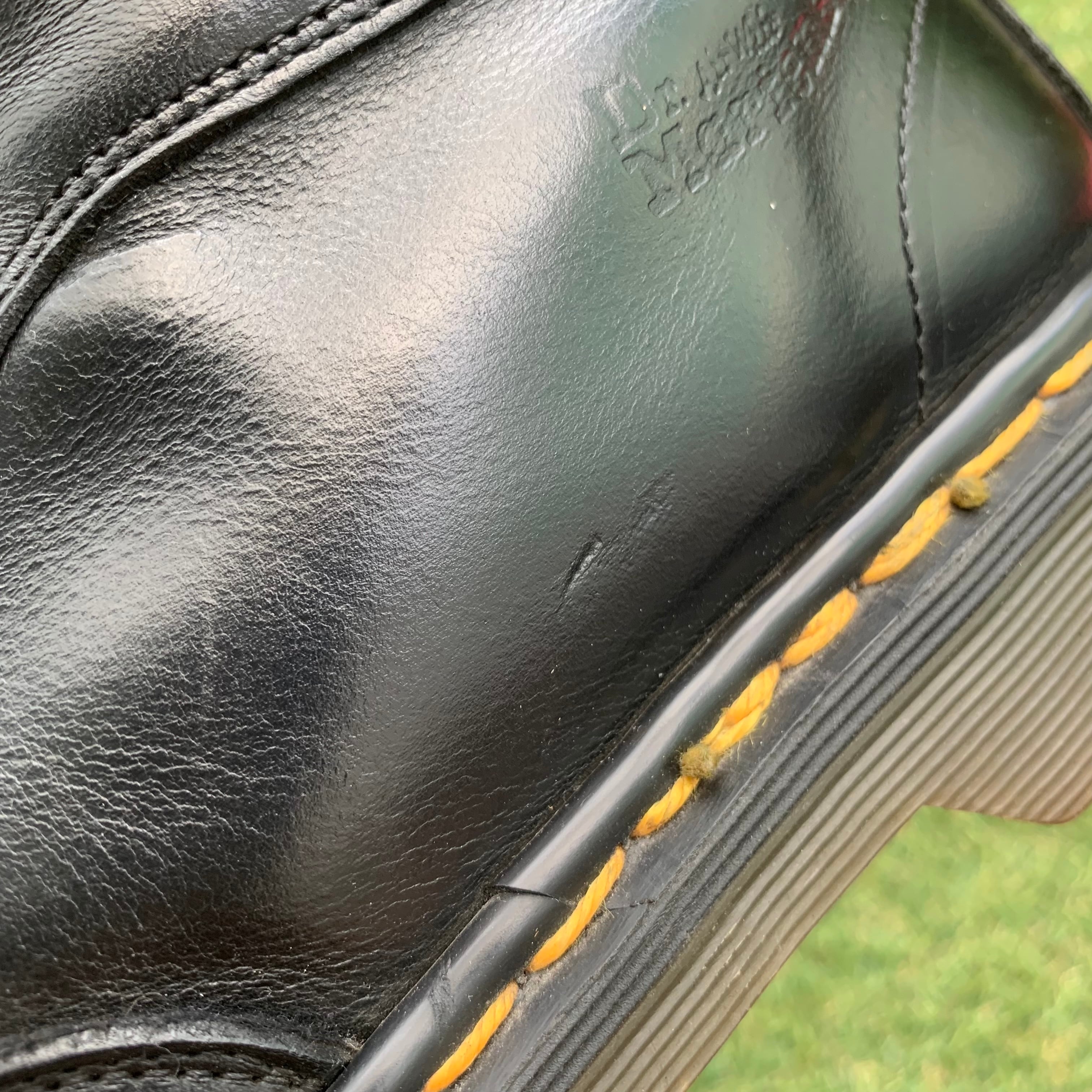イングランド製！Dr.Martens ドクターマーチン 6ホールブーツ G122