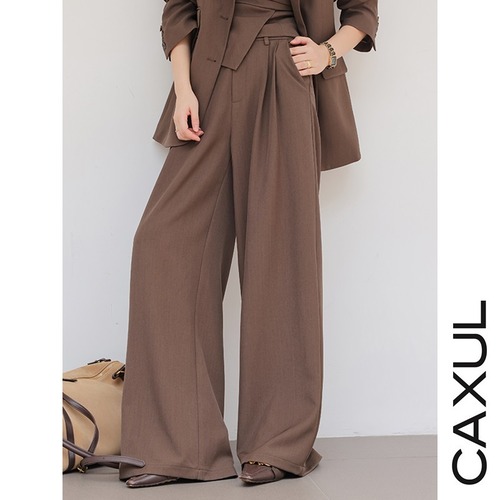 brown タックパンツ