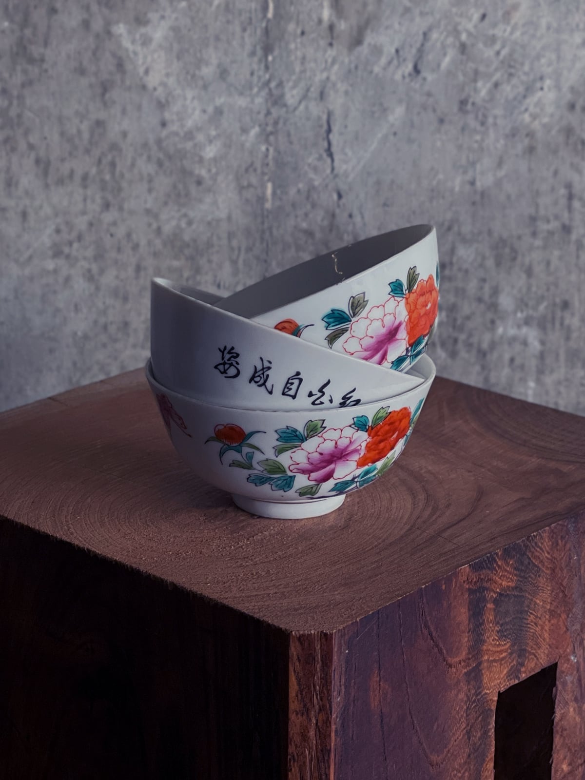 中国製造／「粉紅自然成」牡丹ヴィンテージ茶碗 | 333 & tay