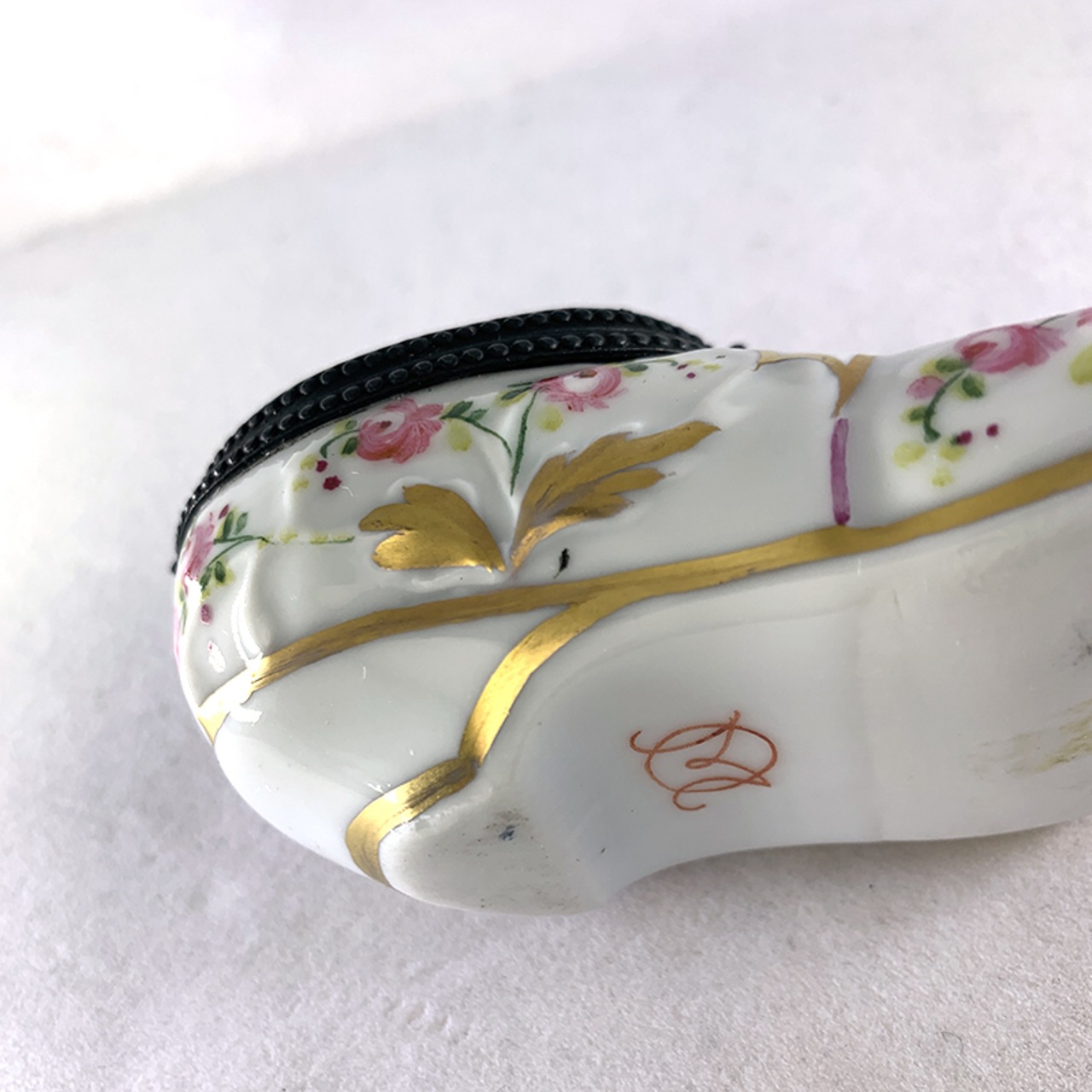 陶器小物入れ　靴型　手描き　ピンクの薔薇　　 18ota6-2