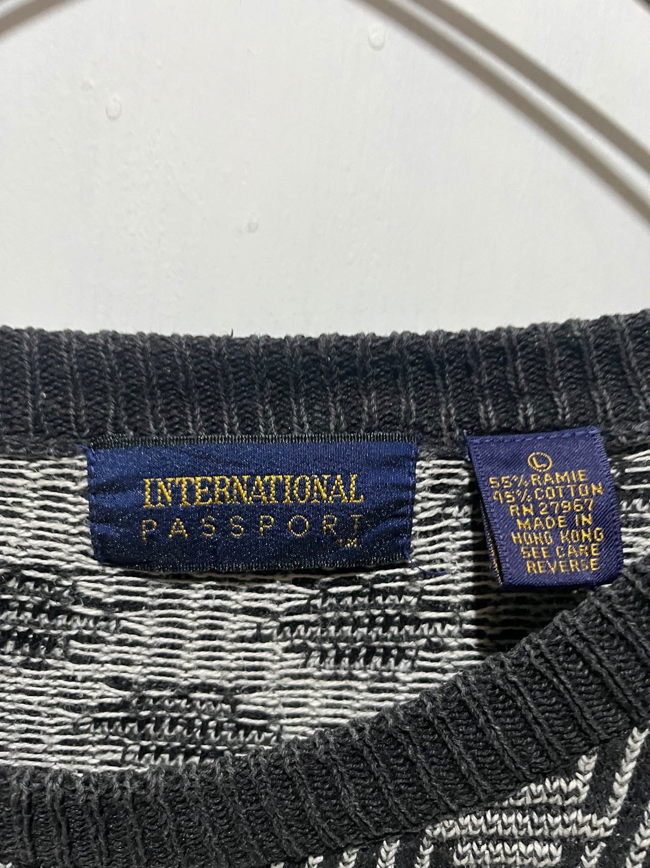 90's NTERNATIONAL PASSPORT Sweater【L】