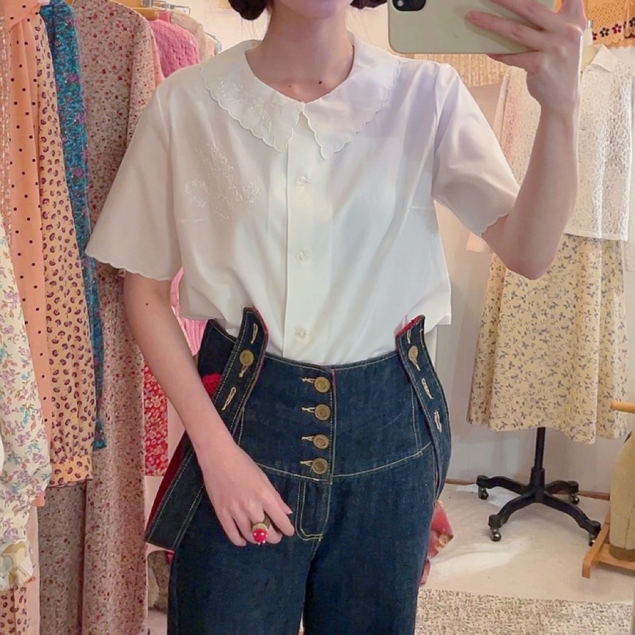 flower embroidery scallop white blouse
