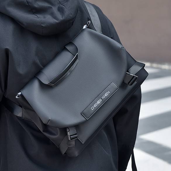 【77番】刺し子とパッチワークのリュックサック　ボディバッグ　男女兼用　和柄 SHEEN ZIP HOBOダスティーオリーブJS（クロスボディ/ショルダー