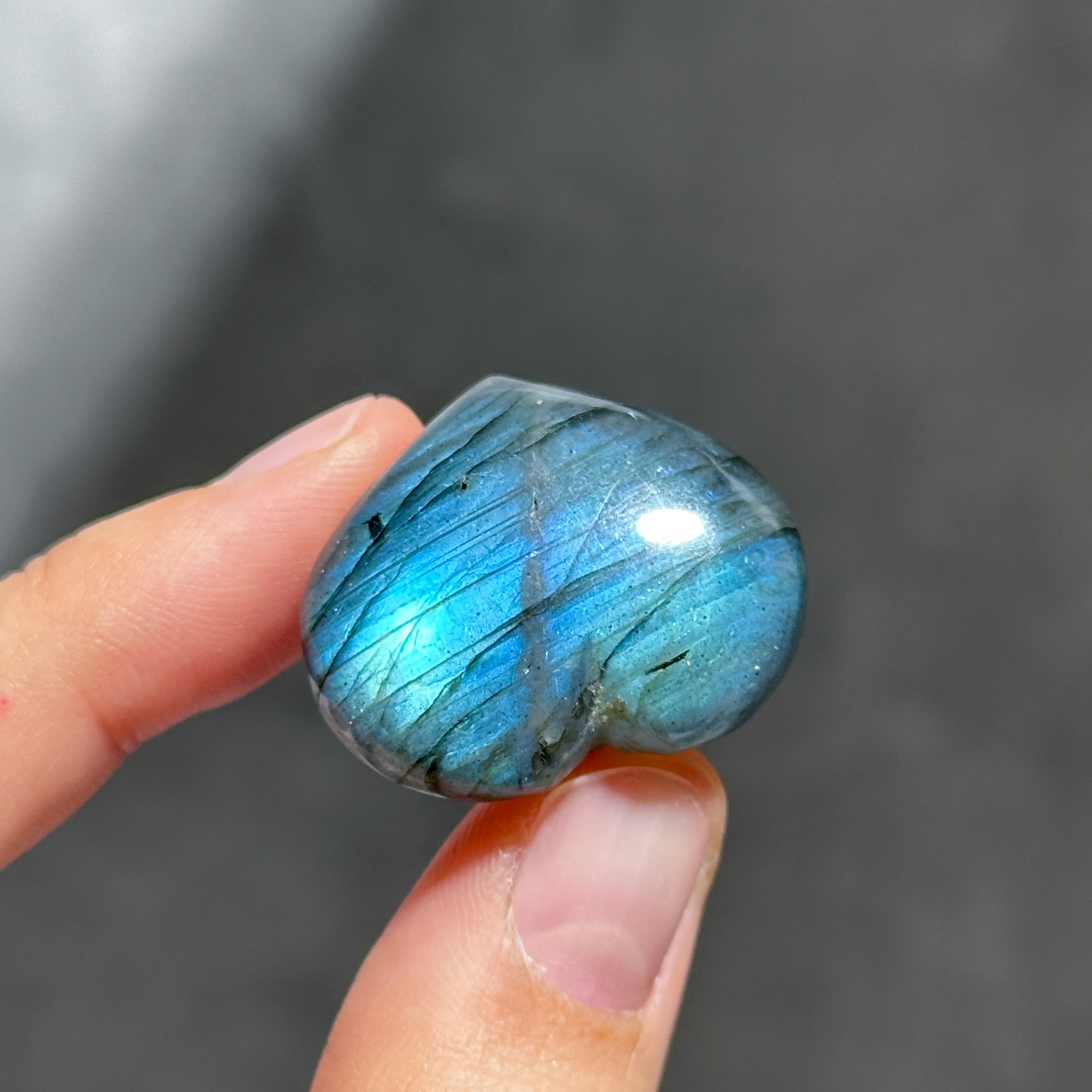 ラブラドライト 青色と黒色の石の置物 約30cm ラブラドライト 置物