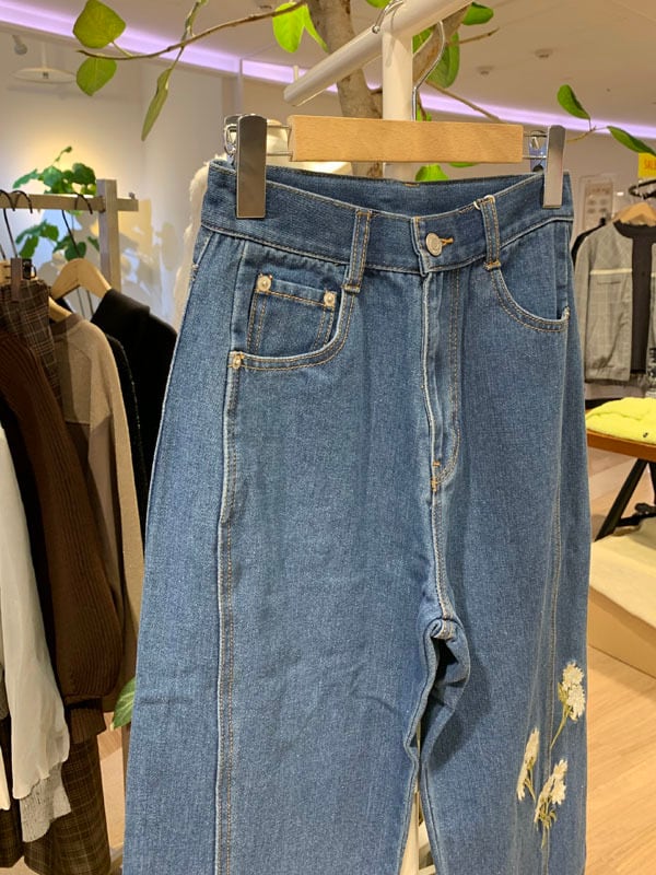 フラワー刺繍デニムパンツ［Color:インディゴ］［Size:S,Mサイズ］通常