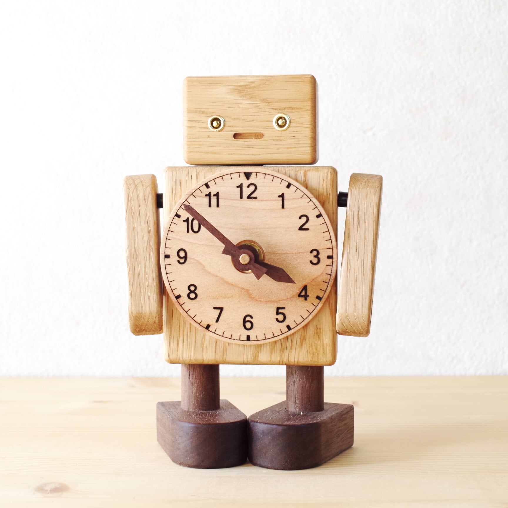 ロボット時計 | 木のおもちゃ専門店 おもちゃ箱 イカロス 公式