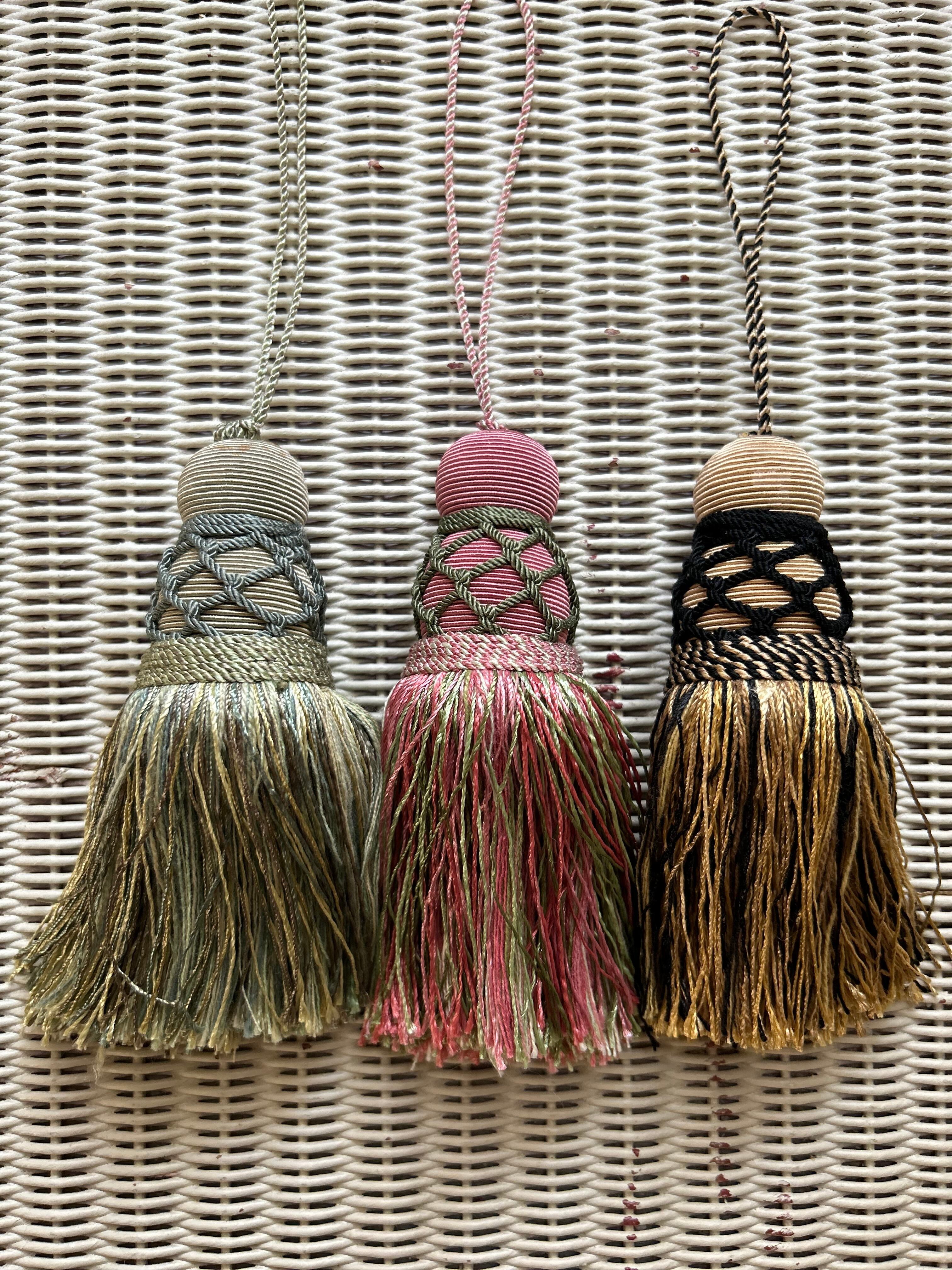 英国Vintage タッセル 約14cm ピンク/イエローゴールド/グリーン インテリアタッセル カルトナージュ インテリア茶箱 スツール