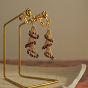 1,2月限定カラー「ざくろシリーズ」律の風（りちのかぜ）小枝耳飾り　ワイヤーアクセサリー