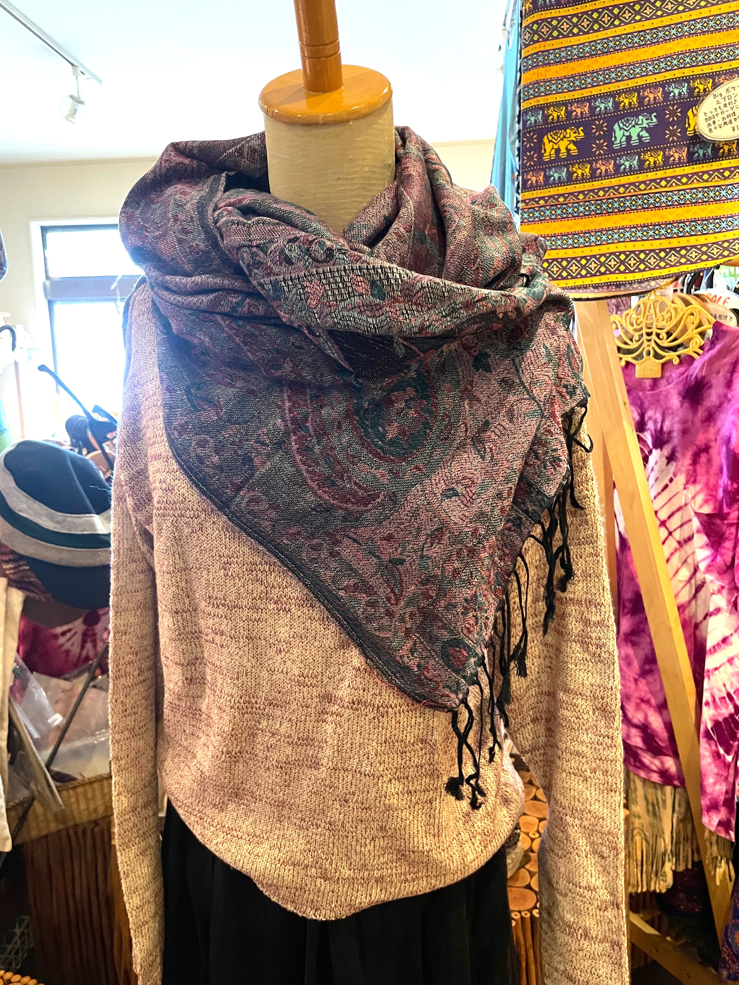 ストール 大判ストール 上品 柔らかい 光沢 リバーシブル リバーシブルストール 春 夏 秋 冬 マフラー アジアンストール 柄 エスニックファッション アフリカン エスニック パーティー プレゼント アジアン ペイズリー柄 ブラック ピンク* アジアン雑貨 No.18 D