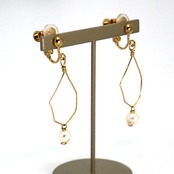 さらりと身につける天然素材アクセサリー！在庫限り 淡水パール多角形デザインイヤリング ピアスへ変更可能